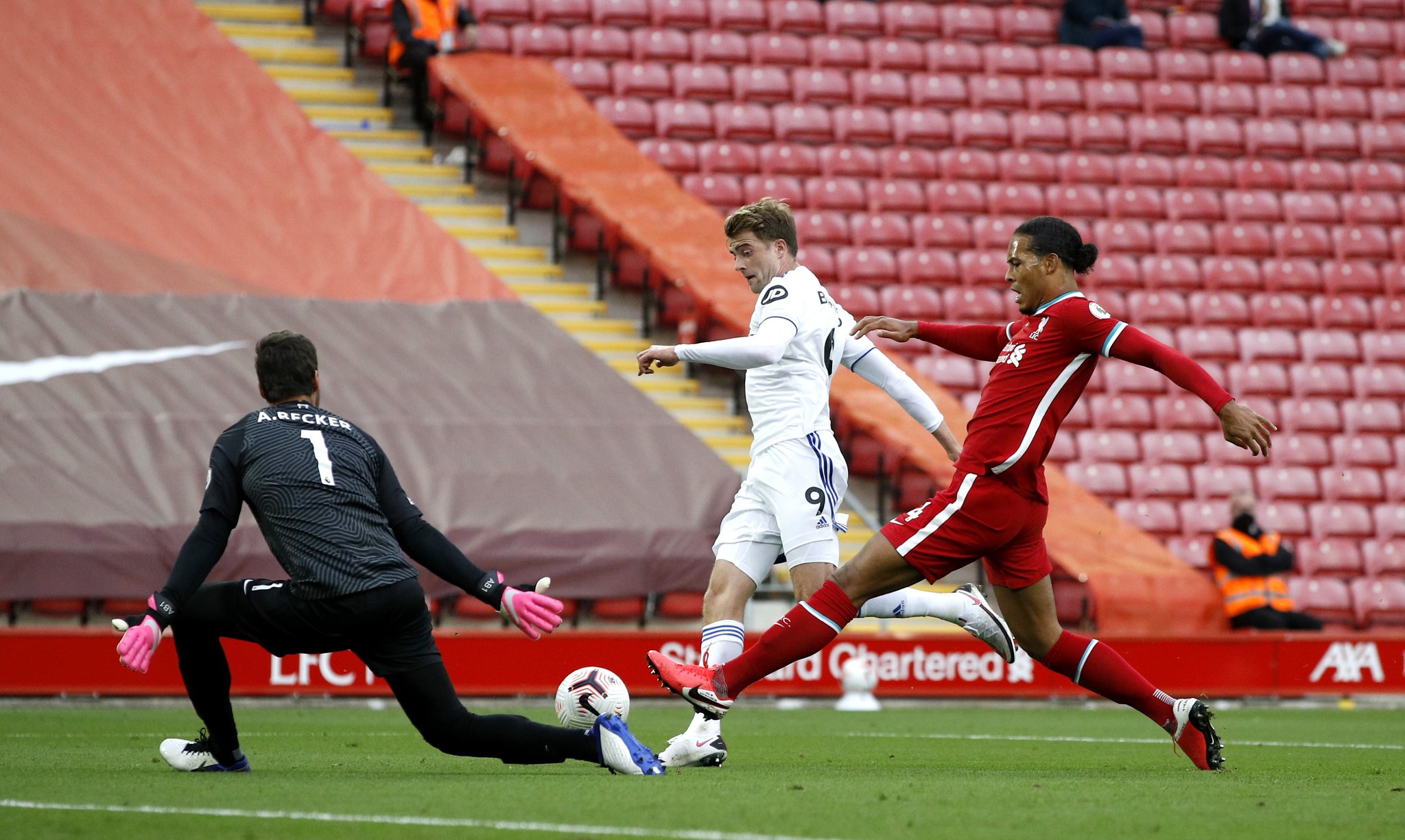 场渐渐升温 场渐渐升温